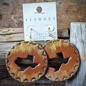 NWT Redwood Etched Texas Wired Earrings
